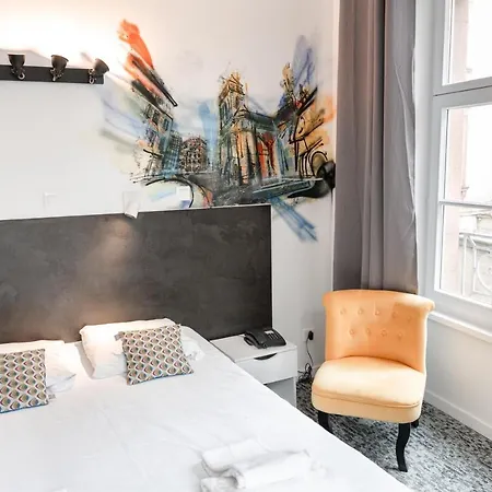 Des Arts - Centre Cathedrale Hotel 2*