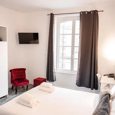 Hotel Des Arts - Centre Cathedrale 2*