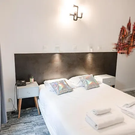 Des Arts - Centre Cathedrale Hotel 2*