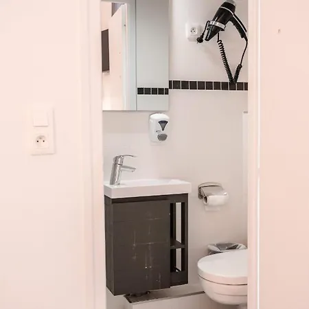 Des Arts - Centre Cathedrale 2*