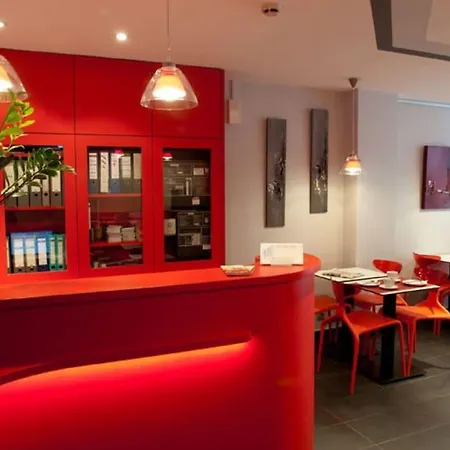 Des Arts Hotel 2*
