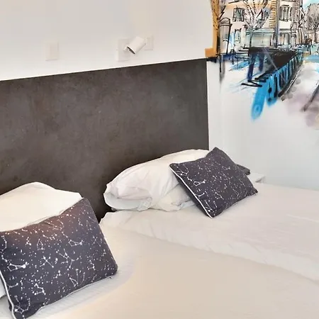 Des Arts - Centre Cathedrale 2*