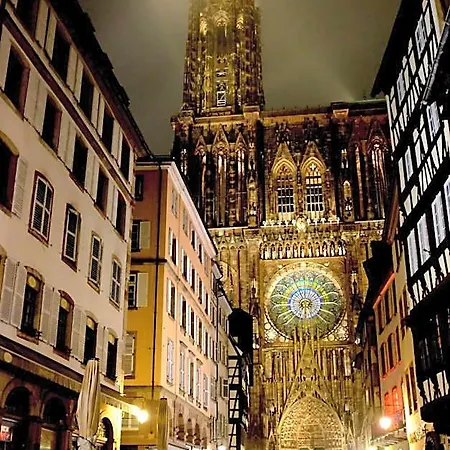Hotel Des Arts - Centre Cathedrale 2*