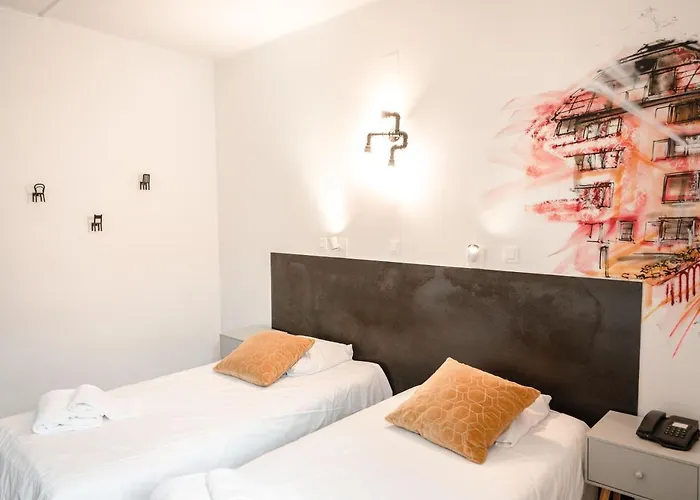 Des Arts - Centre Cathédrale Hotel 2*