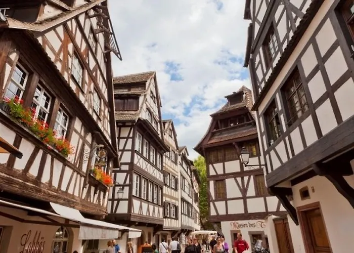 Hotel Des Arts - Centre Cathédrale 2*