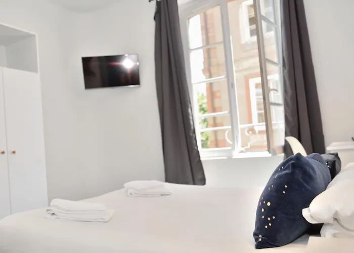 Hotell Des Arts - Centre Cathedrale 2*