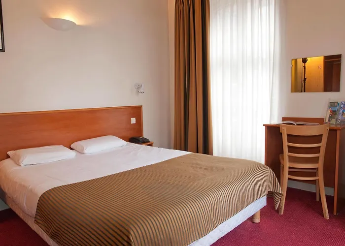 Hotel Des Arts - Centre Cathédrale 2*