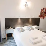 Des Arts Hotel 2*