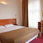 Hotel Des Arts 2*